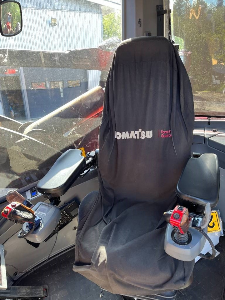 Fakitermelő gép Komatsu 901: 23 kép.