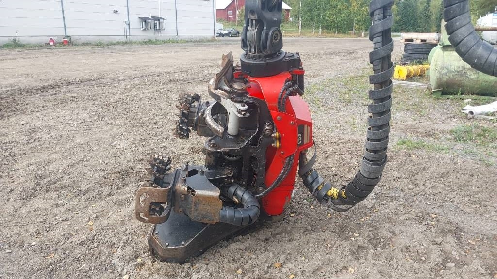 Komatsu 901 - Fakitermelő gép: 5 kép. Komatsu 901 - Fakitermelő gép: 5 kép.