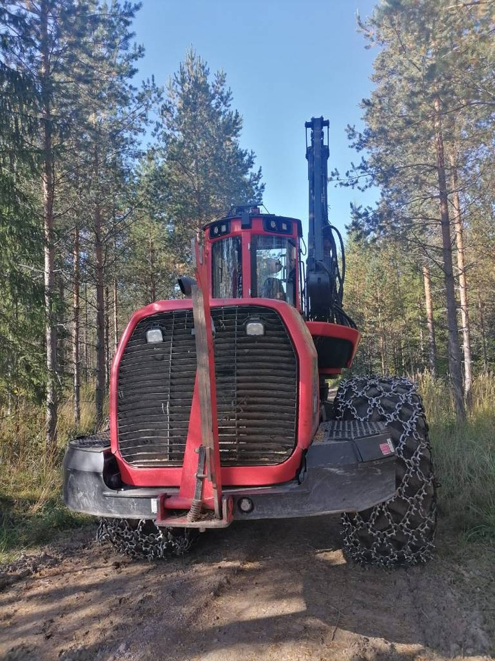 Komatsu 901 - Fakitermelő gép: 4 kép. Komatsu 901 - Fakitermelő gép: 4 kép.