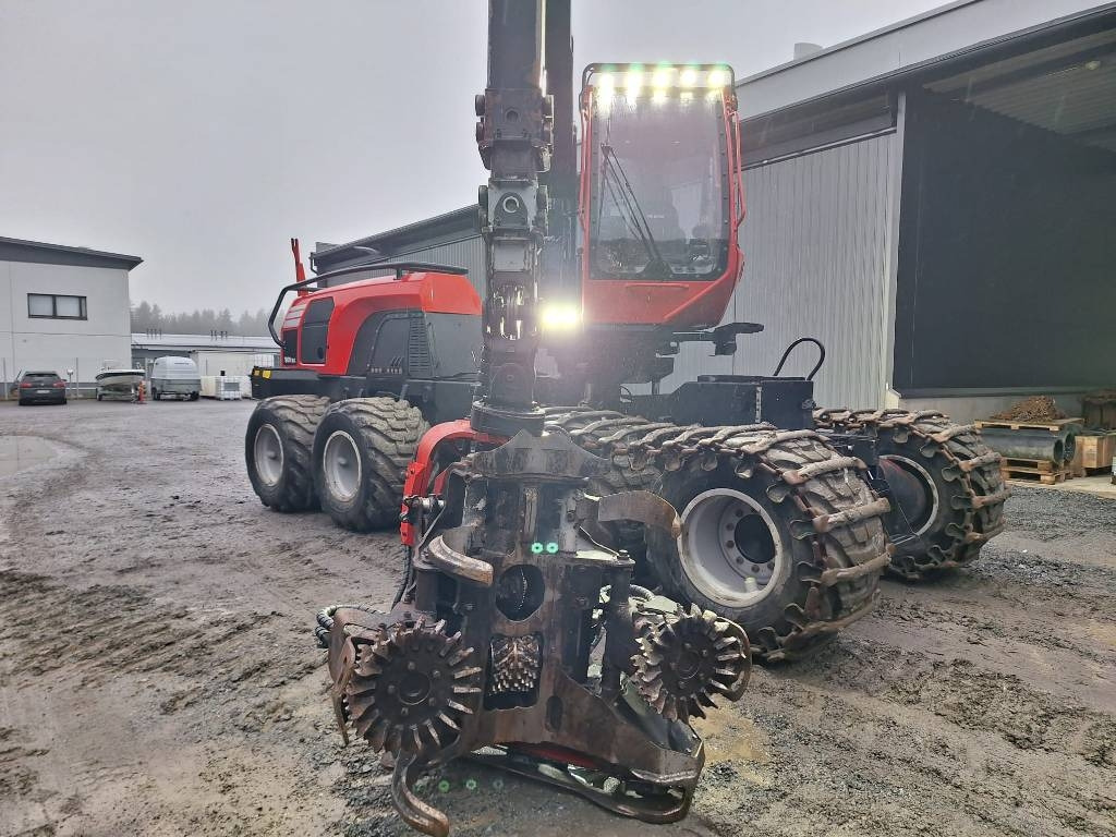 Komatsu 901 XC - Fakitermelő gép: 1 kép. Komatsu 901 XC - Fakitermelő gép: 1 kép.