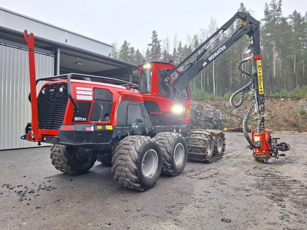 Komatsu 901 XC - Fakitermelő gép: 3 kép. Komatsu 901 XC - Fakitermelő gép: 3 kép.