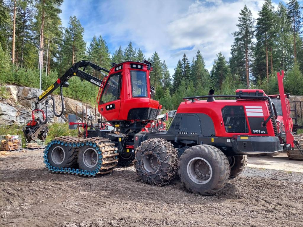 Komatsu 901 XC - Fakitermelő gép: 1 kép. Komatsu 901 XC - Fakitermelő gép: 1 kép.