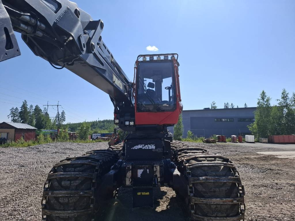 Komatsu 901 XC - Fakitermelő gép: 4 kép. Komatsu 901 XC - Fakitermelő gép: 4 kép.
