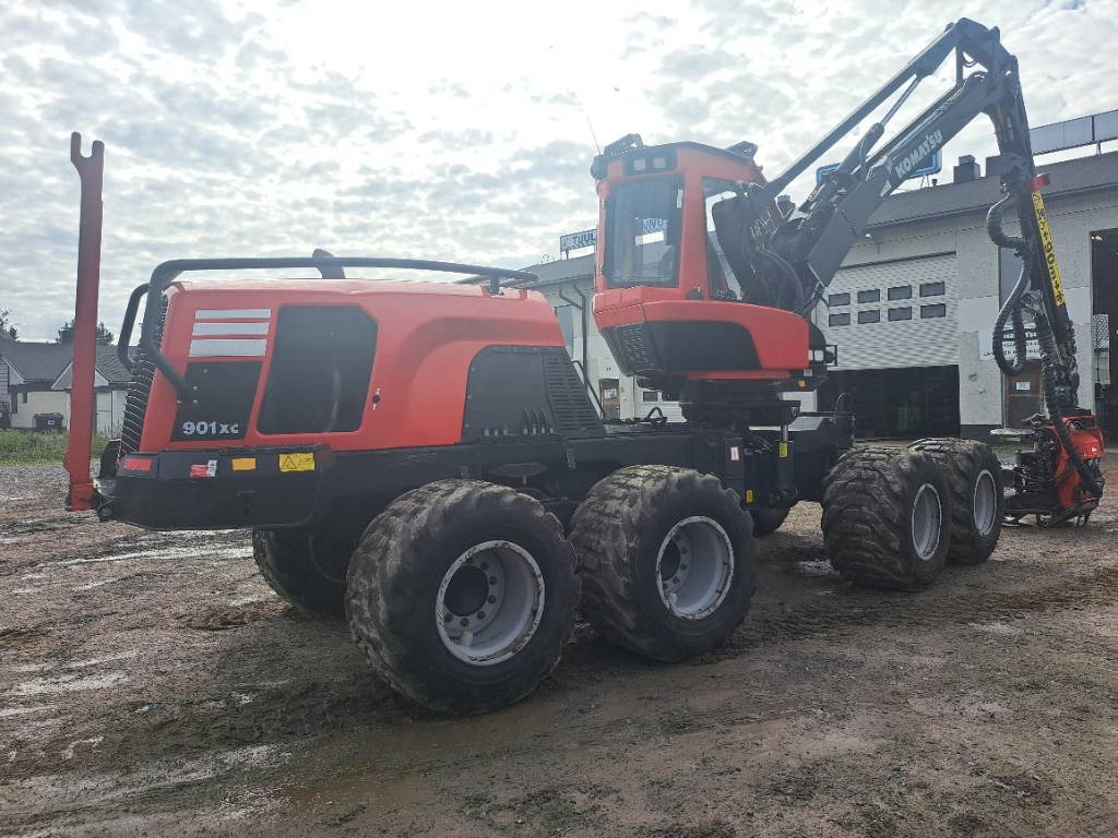 Komatsu 901 XC - Fakitermelő gép: 5 kép. Komatsu 901 XC - Fakitermelő gép: 5 kép.