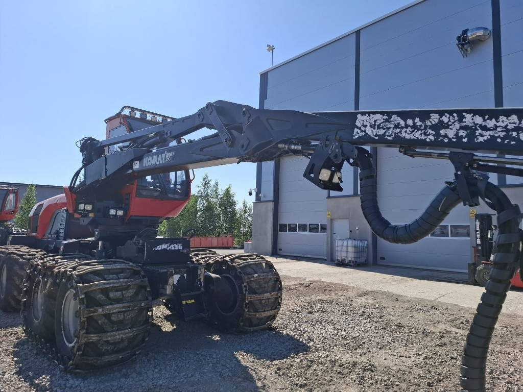 Komatsu 901 XC - Fakitermelő gép: 3 kép. Komatsu 901 XC - Fakitermelő gép: 3 kép.