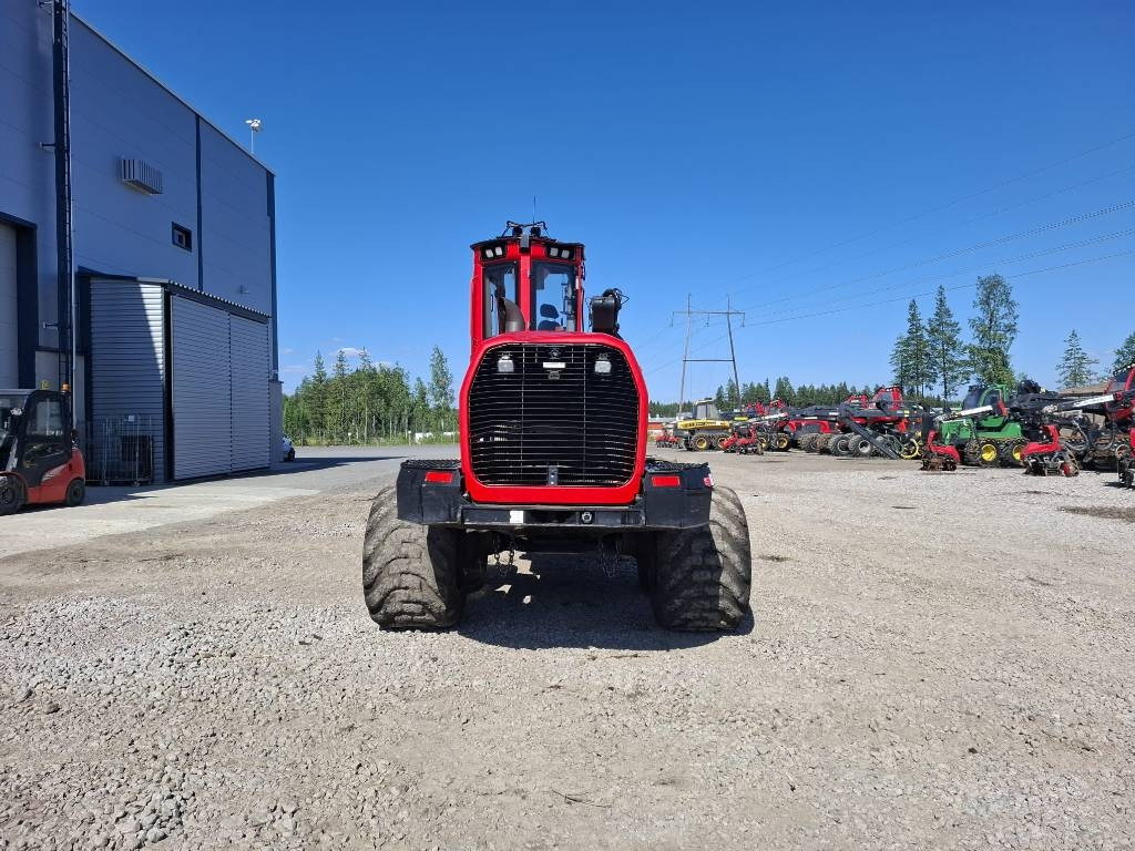 Fakitermelő gép Komatsu 901 XC: 8 kép. Fakitermelő gép Komatsu 901 XC: 8 kép.