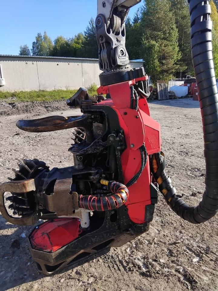 Fakitermelő gép Komatsu 901XC: 12 kép. Fakitermelő gép Komatsu 901XC: 12 kép.