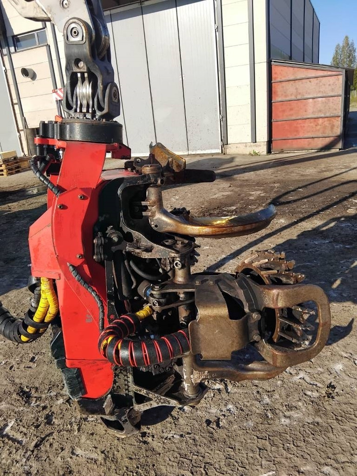 Fakitermelő gép Komatsu 901XC: 9 kép. Fakitermelő gép Komatsu 901XC: 9 kép.