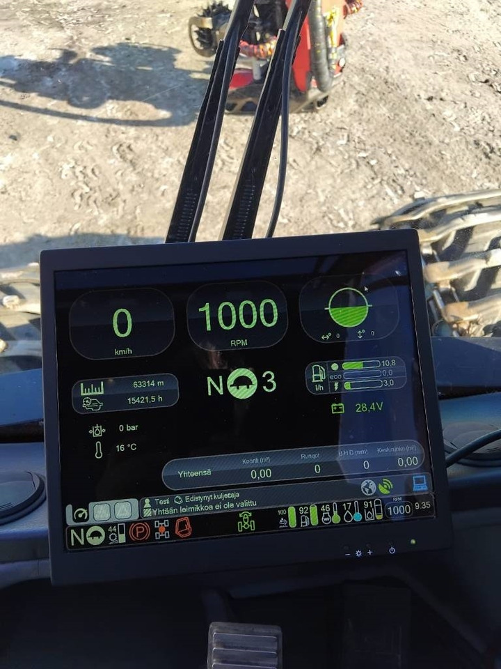 Fakitermelő gép Komatsu 901XC: 19 kép. Fakitermelő gép Komatsu 901XC: 19 kép.