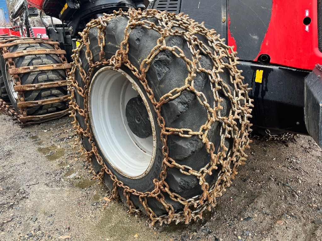 Komatsu 931 - Fakitermelő gép: 2 kép. Komatsu 931 - Fakitermelő gép: 2 kép.