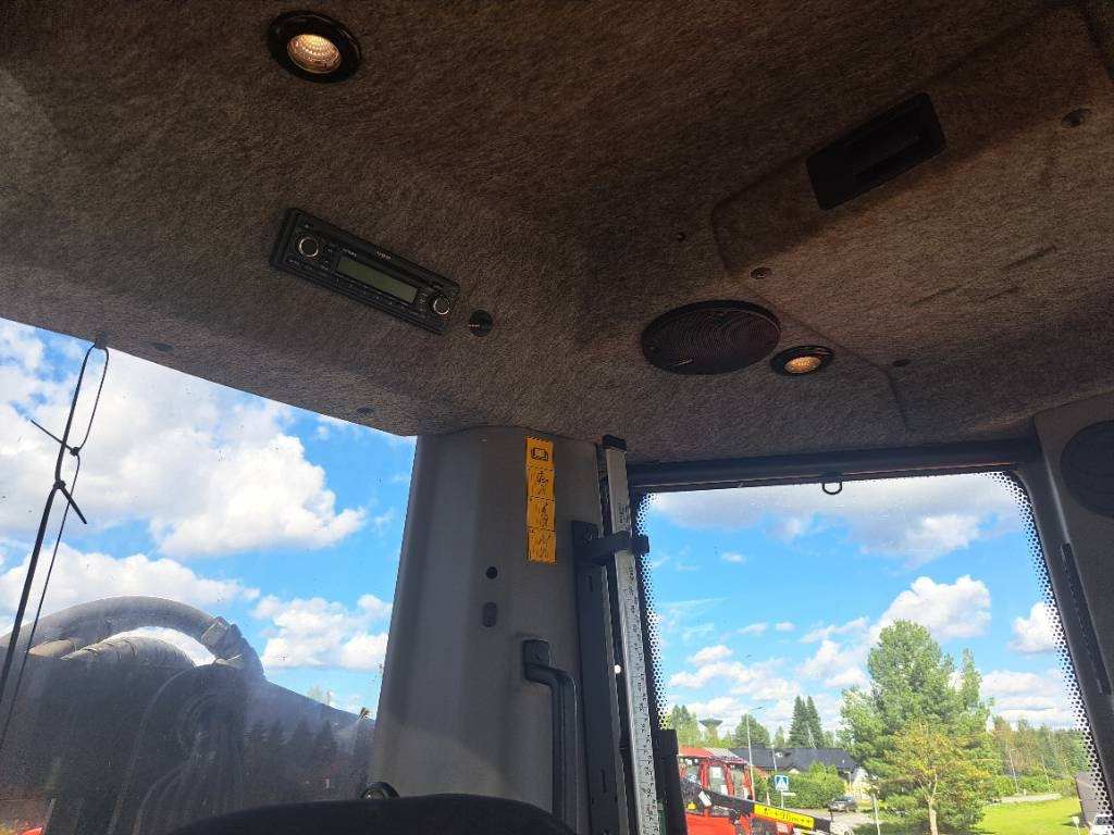 Komatsu 931 - Fakitermelő gép: 4 kép. Komatsu 931 - Fakitermelő gép: 4 kép.