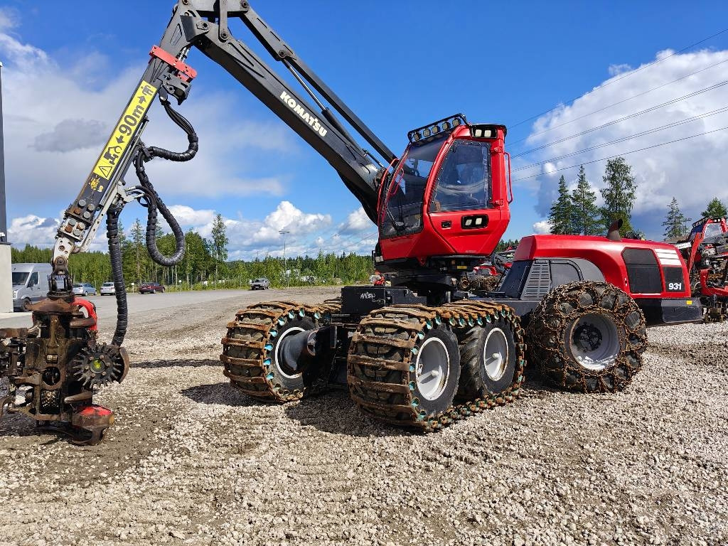 Komatsu 931 - Fakitermelő gép: 1 kép. Komatsu 931 - Fakitermelő gép: 1 kép.