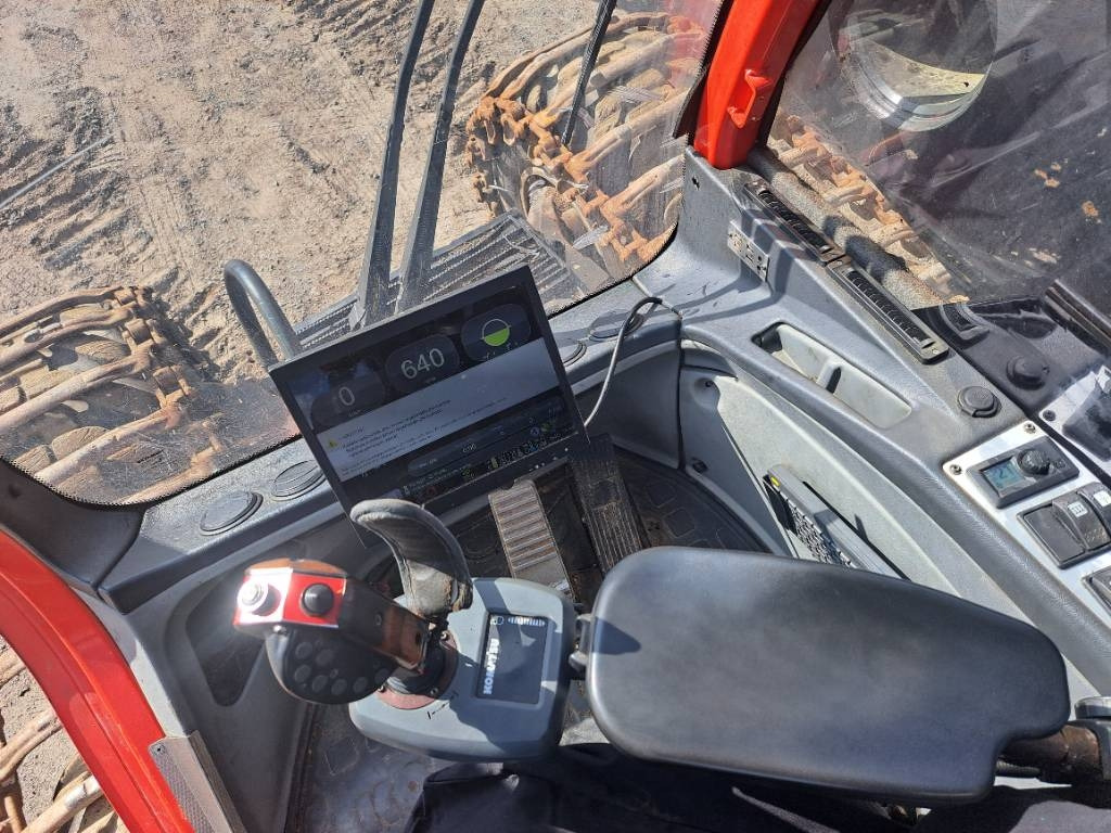 Komatsu 931 - Fakitermelő gép: 3 kép. Komatsu 931 - Fakitermelő gép: 3 kép.