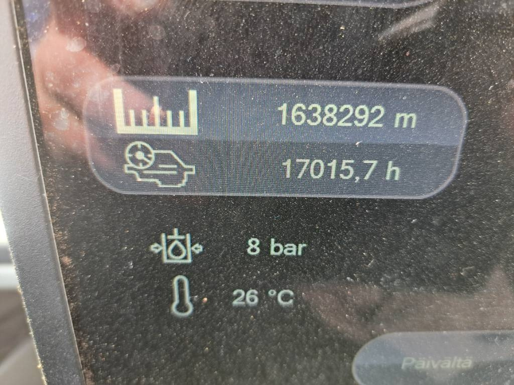 Komatsu 931 - Fakitermelő gép: 2 kép. Komatsu 931 - Fakitermelő gép: 2 kép.