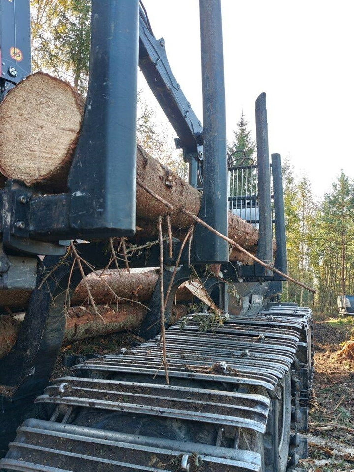 Logset 5FGT - Kihordó: 4 kép. Logset 5FGT - Kihordó: 4 kép.