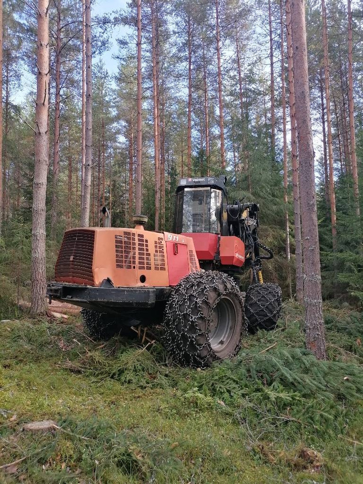 Valmet 911.3 - Fakitermelő gép: 5 kép. Valmet 911.3 - Fakitermelő gép: 5 kép.