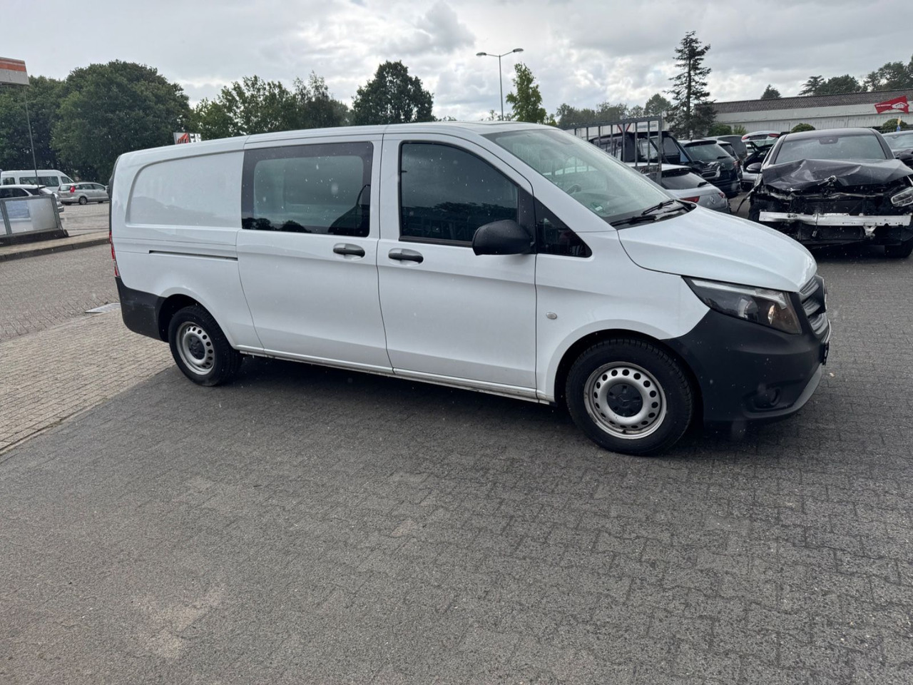 Mercedes-Benz Vito Kasten 114 CDI FWD extralang 2x Schiebetür - Kisbusz: 5 kép. Mercedes-Benz Vito Kasten 114 CDI FWD extralang 2x Schiebetür - Kisbusz: 5 kép.
