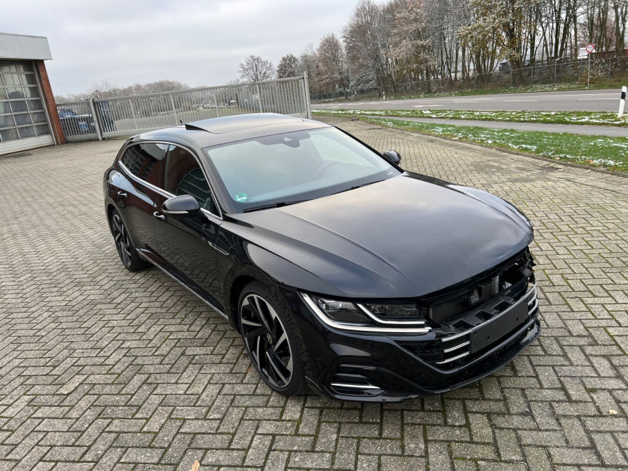 Volkswagen Arteon Shooting Brake R-Line 4Motion - Autó: 3 kép. Volkswagen Arteon Shooting Brake R-Line 4Motion - Autó: 3 kép.