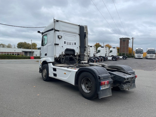 Mercedes-Benz Actros - Nyergesvontató: 4 kép. Mercedes-Benz Actros - Nyergesvontató: 4 kép.