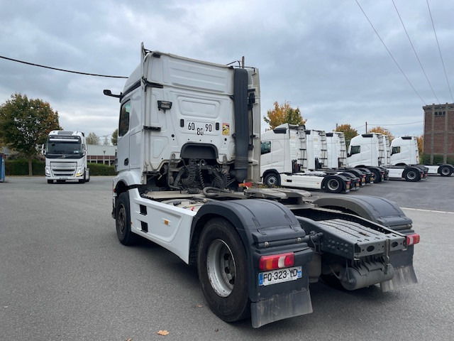 Mercedes-Benz Actros - Nyergesvontató: 4 kép. Mercedes-Benz Actros - Nyergesvontató: 4 kép.