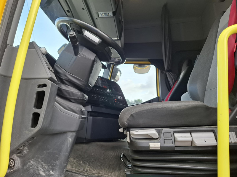 Renault C Cab 2.5 - Nyergesvontató: 5 kép. Renault C Cab 2.5 - Nyergesvontató: 5 kép.