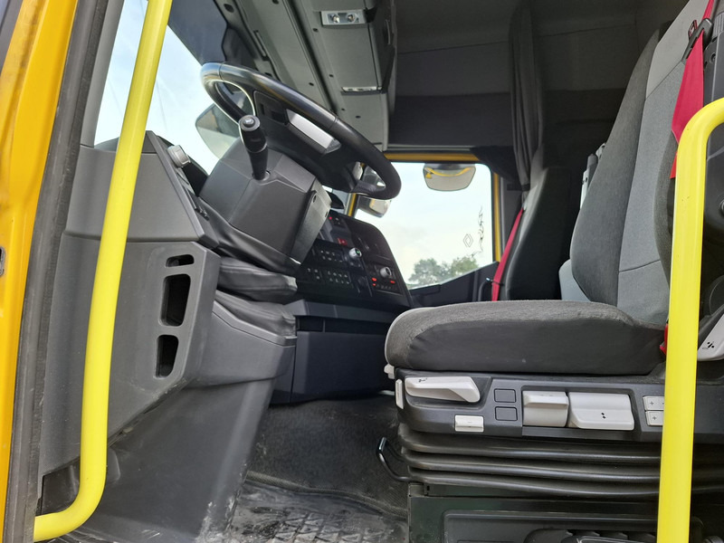Renault C Cab 2.5 - Nyergesvontató: 5 kép. Renault C Cab 2.5 - Nyergesvontató: 5 kép.