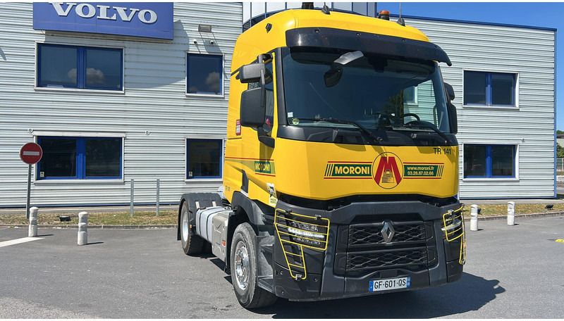 Renault C Cab 2.5 - Nyergesvontató: 2 kép. Renault C Cab 2.5 - Nyergesvontató: 2 kép.