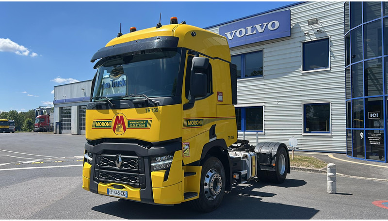 Renault T - Nyergesvontató: 1 kép. Renault T - Nyergesvontató: 1 kép.