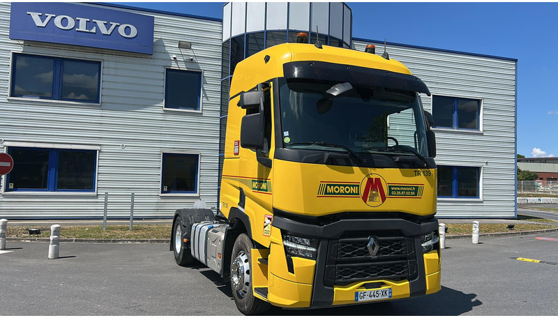 Renault T - Nyergesvontató: 4 kép. Renault T - Nyergesvontató: 4 kép.