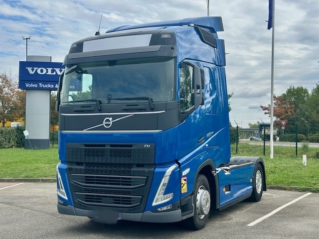 Volvo FH - Nyergesvontató: 1 kép. Volvo FH - Nyergesvontató: 1 kép.