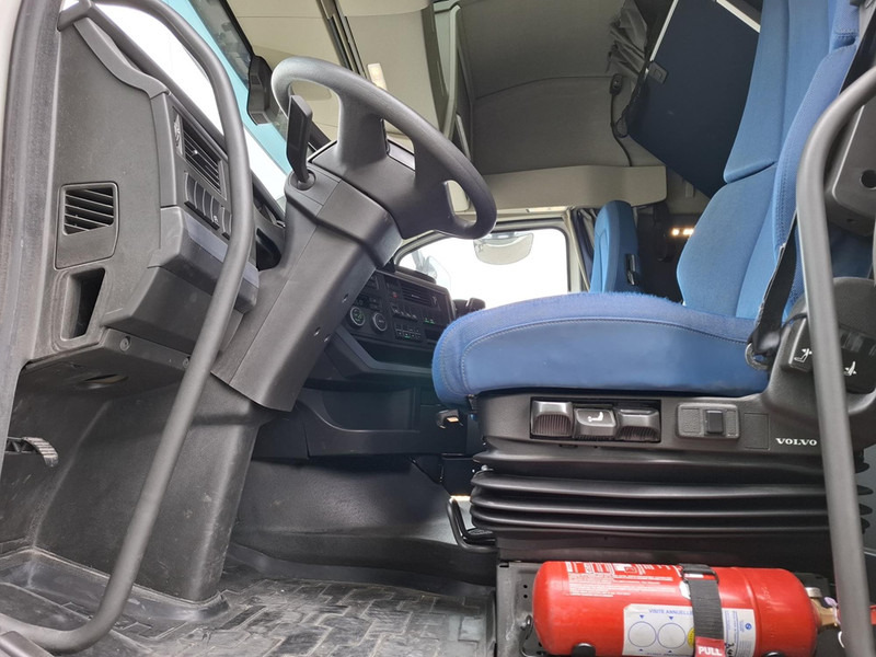 Volvo FH - Nyergesvontató: 5 kép. Volvo FH - Nyergesvontató: 5 kép.