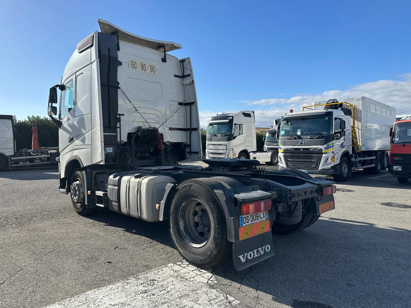 Volvo FH - Nyergesvontató: 3 kép. Volvo FH - Nyergesvontató: 3 kép.