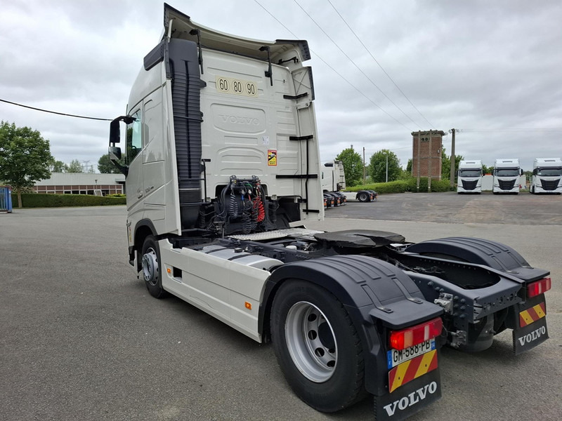 Volvo FH - Nyergesvontató: 4 kép. Volvo FH - Nyergesvontató: 4 kép.