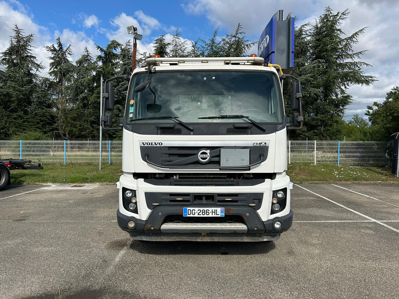 Volvo FMX - Horgos rakodó teherautó: 5 kép. Volvo FMX - Horgos rakodó teherautó: 5 kép.