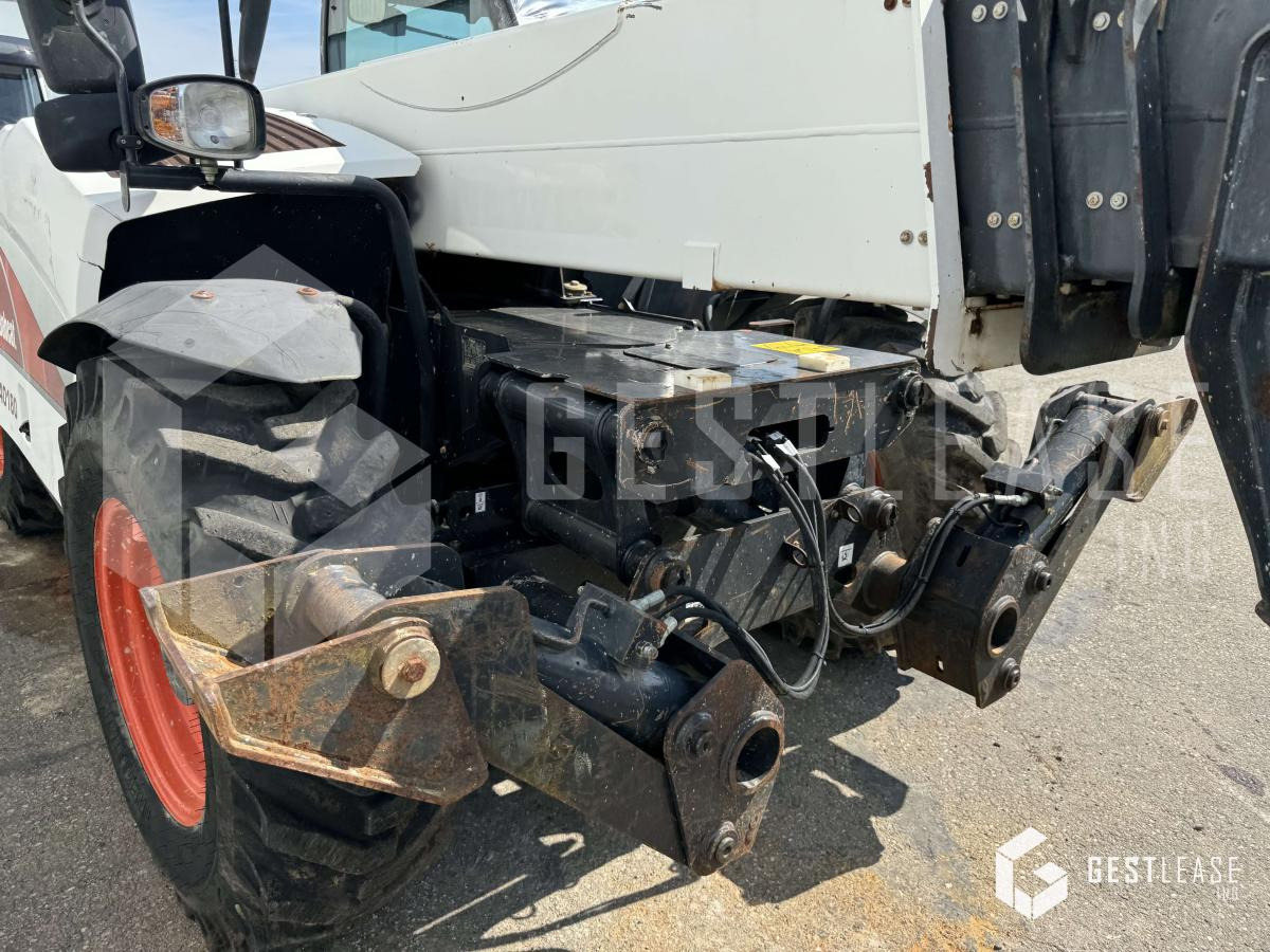 Tolóoszlopos targoncá BOBCAT T40180: 6 kép.