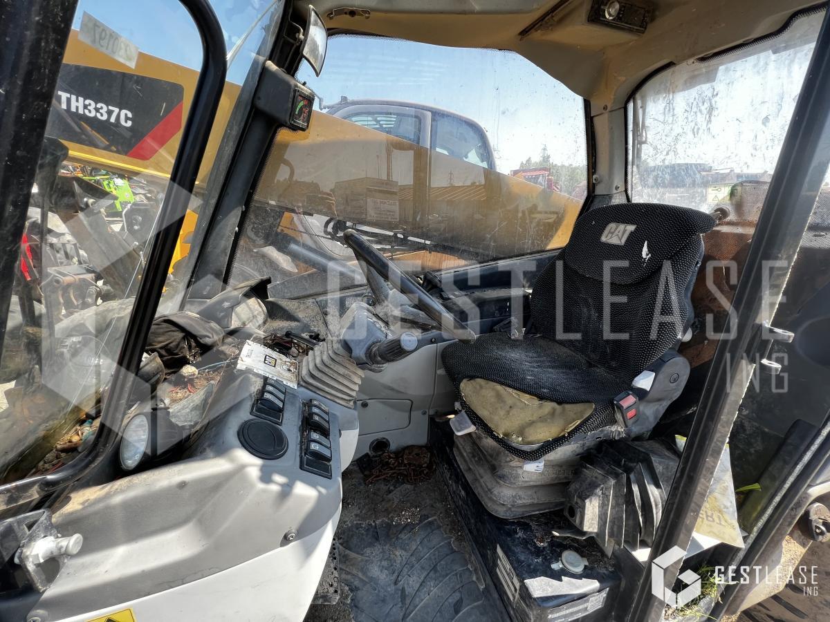 Caterpillar TH 337 C - Teleszkópos rakodó: 5 kép. Caterpillar TH 337 C - Teleszkópos rakodó: 5 kép.