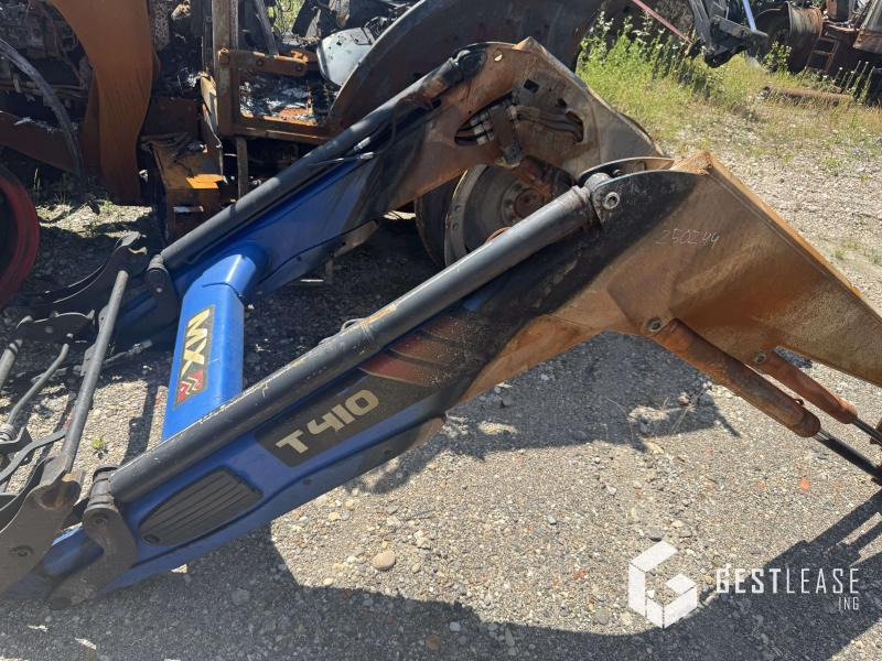 Claas Axos 340 - Traktor: 4 kép. Claas Axos 340 - Traktor: 4 kép.