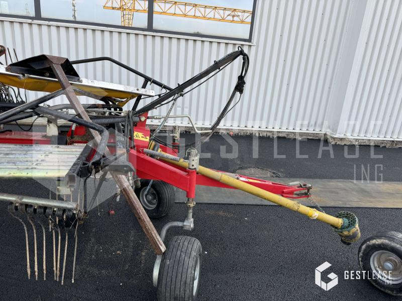 FELLA TS1502 - Szénaforgató: 4 kép. FELLA TS1502 - Szénaforgató: 4 kép.