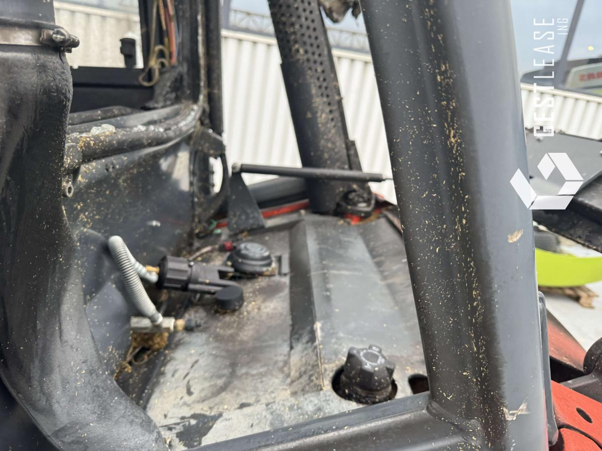 Gázüzemű targonca FENWICK H20: 7 kép. Gázüzemű targonca FENWICK H20: 7 kép.