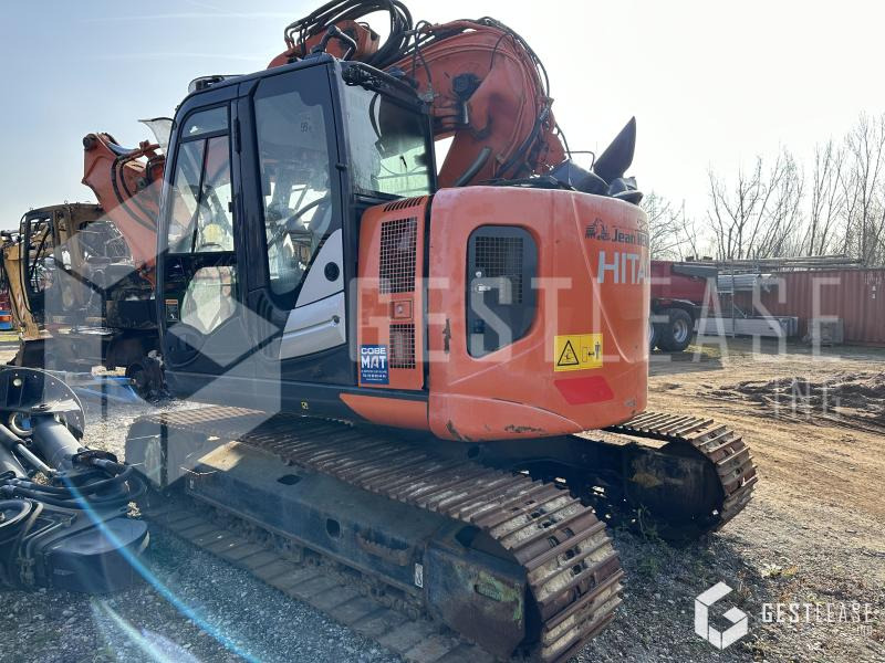 Hitachi ZAXIS 135 US - Lánctalpas kotró: 4 kép. Hitachi ZAXIS 135 US - Lánctalpas kotró: 4 kép.
