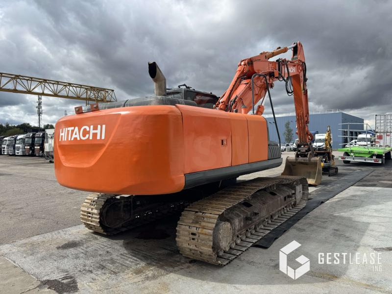 Hitachi ZX250LCN-5B - Lánctalpas kotró: 3 kép. Hitachi ZX250LCN-5B - Lánctalpas kotró: 3 kép.