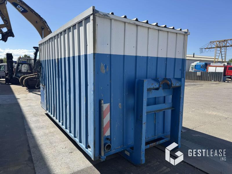 JIPÉ roulotte de chantier ampliroll - Konténerház, Multiliftes konténer: 4 kép. JIPÉ roulotte de chantier ampliroll - Konténerház, Multiliftes konténer: 4 kép.