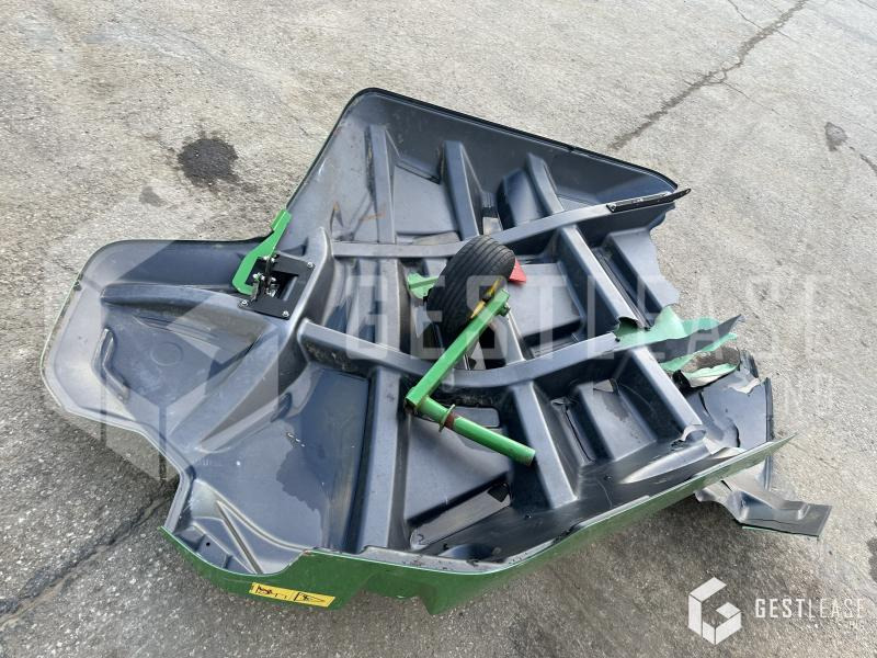 Bálázó John Deere V461M: 14 kép.