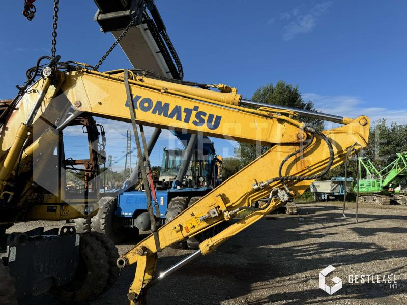 KOMATSU PW148-10 - Gumikerekes kotró: 5 kép. KOMATSU PW148-10 - Gumikerekes kotró: 5 kép.