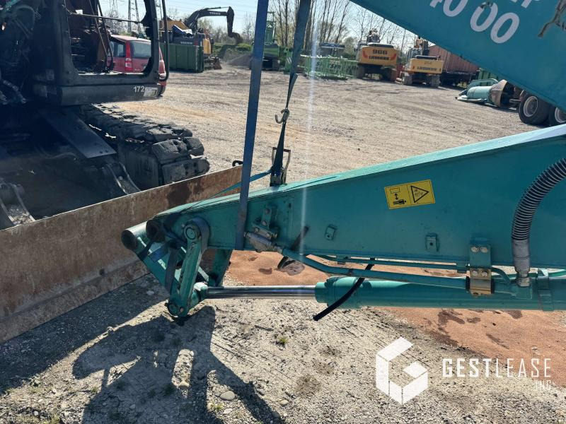 Lánctalpas kotró Kobelco SK140: 6 kép.