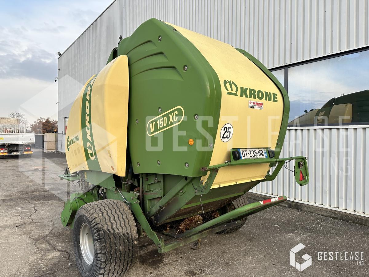 Krone COMPRIMA V 150 XC - Bálázó: 2 kép. Krone COMPRIMA V 150 XC - Bálázó: 2 kép.