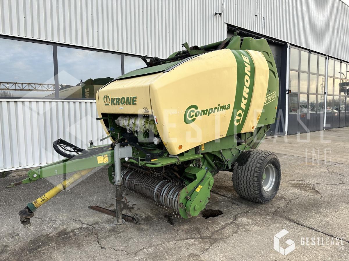 Krone COMPRIMA V 150 XC - Bálázó: 1 kép. Krone COMPRIMA V 150 XC - Bálázó: 1 kép.