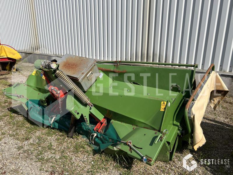 Krone EASY CUT 32 CV FLOAT - Fűkasza: 2 kép. Krone EASY CUT 32 CV FLOAT - Fűkasza: 2 kép.