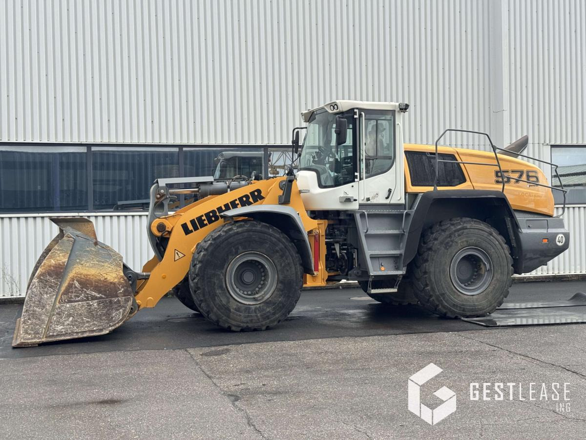 Liebherr L576 XPOWER - Gumikerekes homlokrakodó: 2 kép. Liebherr L576 XPOWER - Gumikerekes homlokrakodó: 2 kép.