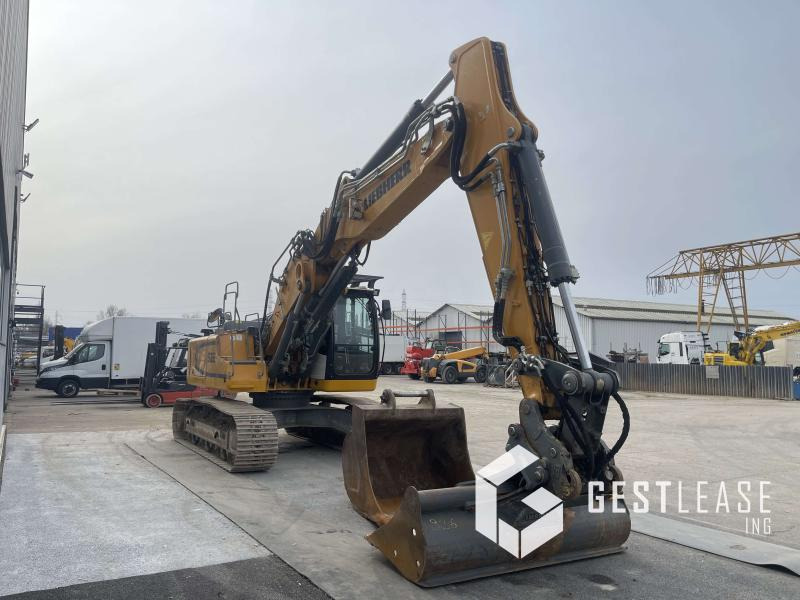 Liebherr R926 LC - Lánctalpas kotró: 4 kép. Liebherr R926 LC - Lánctalpas kotró: 4 kép.